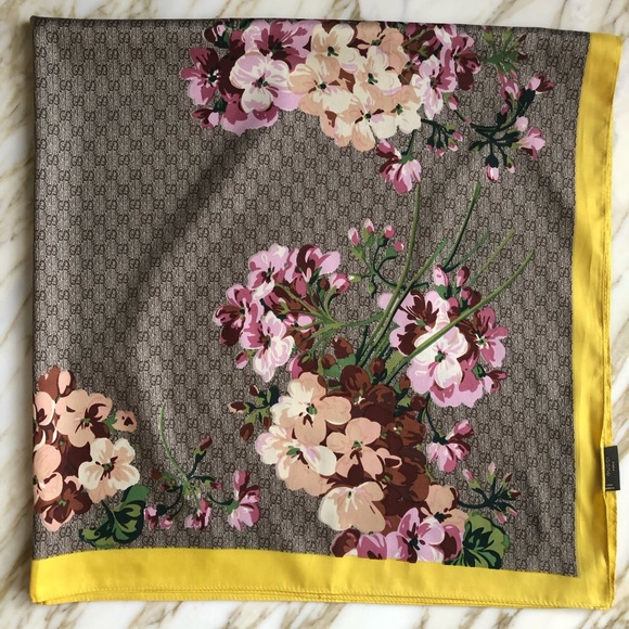 Gucci Accessories - GUCCI silk scarf